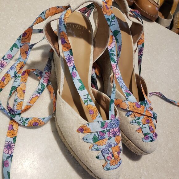 Crown & Ivy™ Lawndale Wedge Heels SZ 8.5 Med ankle Strap floral - Picture 8 of 9